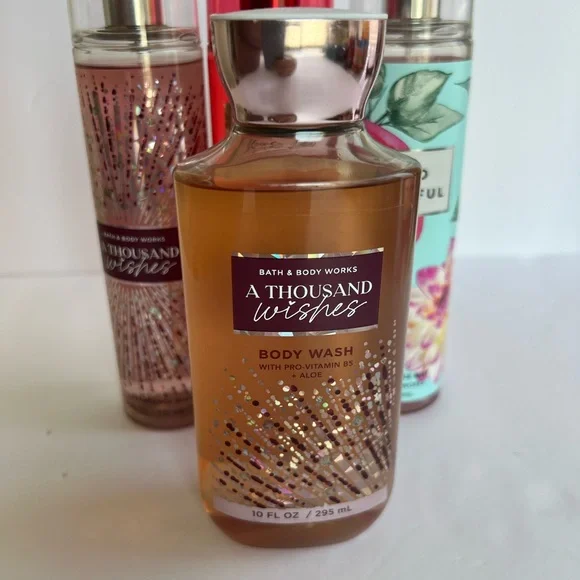 Bath & Body Works Mixed Lot (4) 1 Shower Gel, 3 Fragrance Mist, - Picture 8 of 10